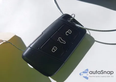 2019 Volkswagen Jetta 1.4T R-Line/1.4T S/1.4T Se из США, поврежденный, VIN 3VWC57BU4KM098339